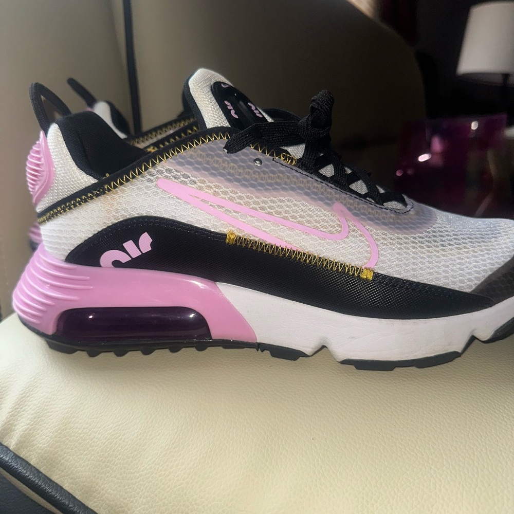 Nike Air Max 2090 Pink and Black Sneakers